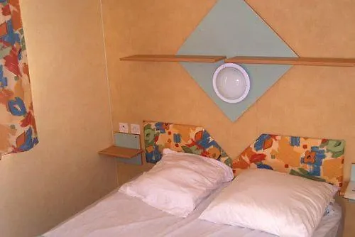 Camping La Charderie Pont-de-Labeaume 3*,  France